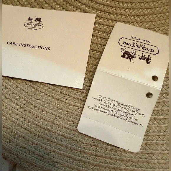 NWT 2012 Coach Navy Pleated Patent Leather Wristlet Clutch with Stitching - Picture 10 of 16